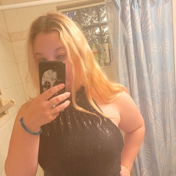 Meet your Posher, Sam - Picture 1 of 2